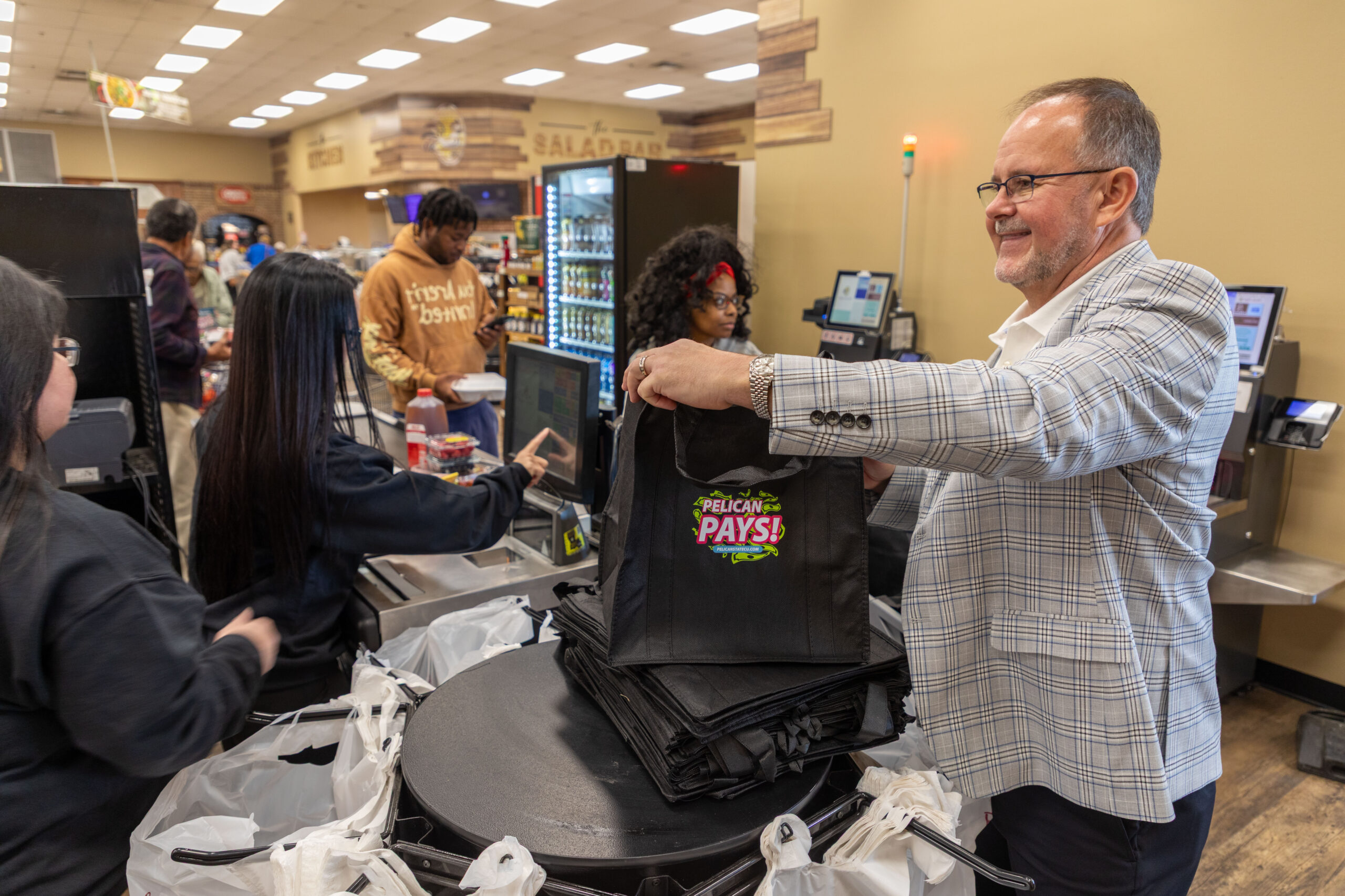 Pelican State Credit Union Gives Away $10,000 in Groceries